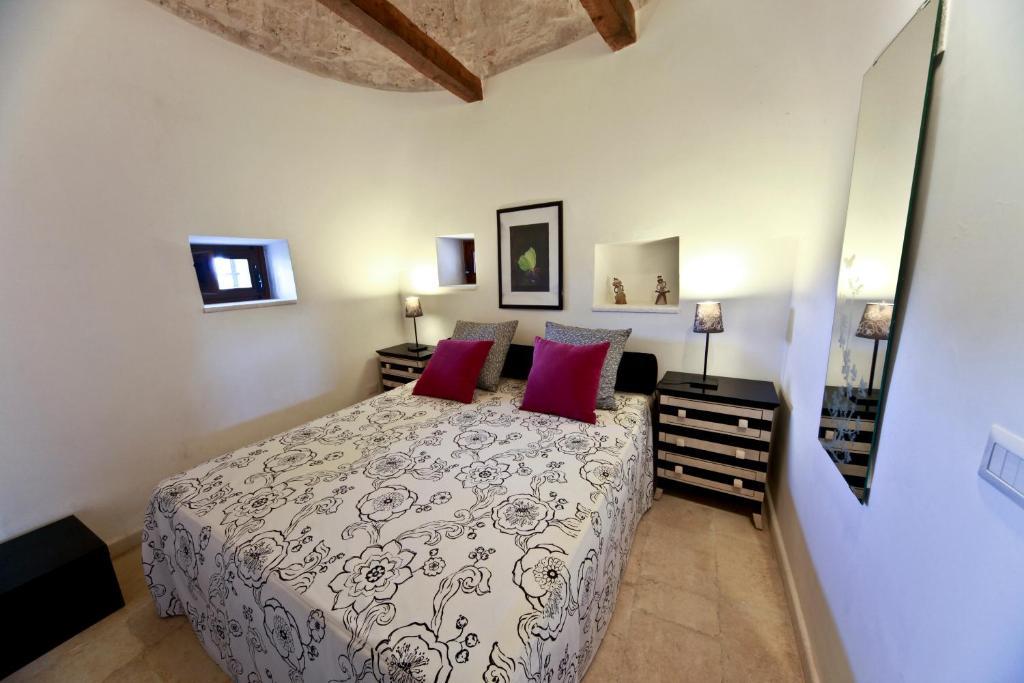 Trulli Paparale Алберобело Стая снимка